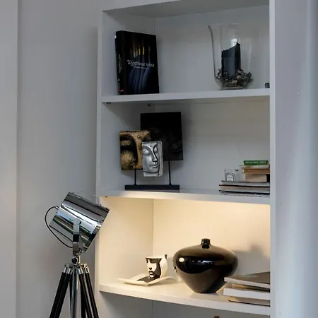 Luxurious With Parking And Garden Near The Sea In By Renters Prestige