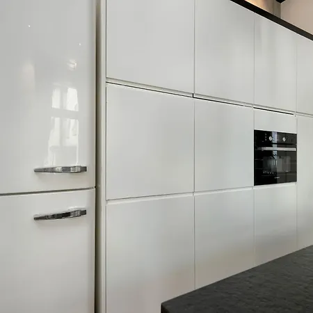 Luxurious With Parking And Garden Near The Sea In By Renters Prestige