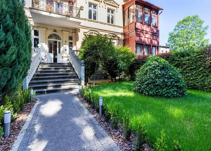 Apartman Luxurious With Parking And Garden Near The Sea In By Renters Prestige *