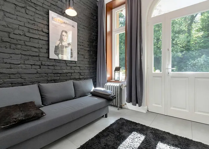 Luxurious With Parking And Garden Near The Sea In By Renters Prestige Sopot